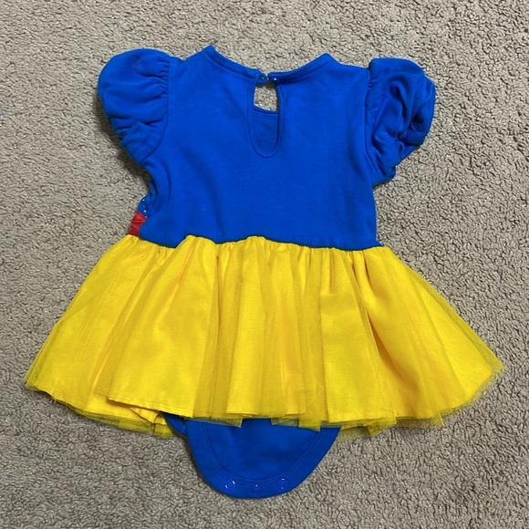Disney baby Snow White costume onesie, size 12-18 mo. with matching headband. - Picture 5 of 8